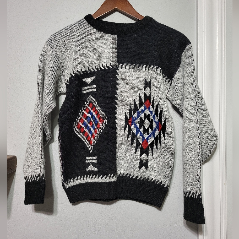 Vintage Barrel Aztec Style Crewneck Black/Gray Sweater Youth Size Large 14-16